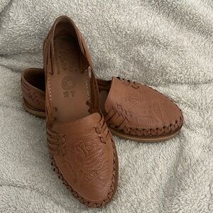 Huarache sandals rose tooled